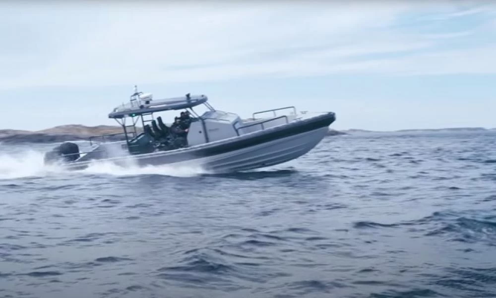 O Αρχηγός ΓΕΕΘΑ δοκίμασε το νέο σκάφος των Ειδικών Δυνάμεων